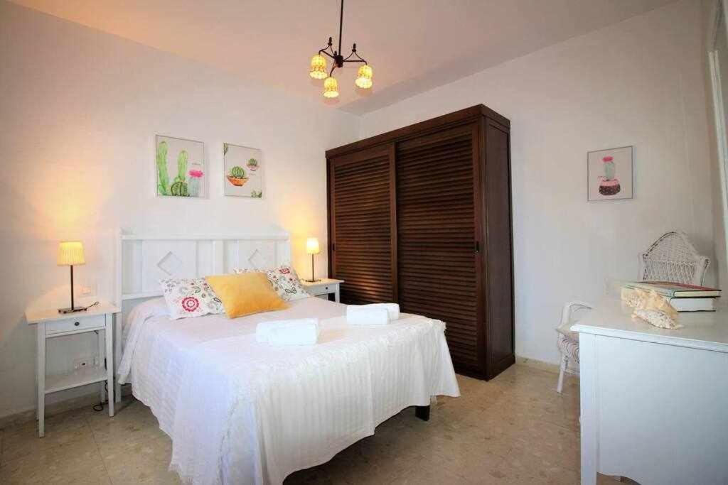 Casa Alejandra Con Terraza Y Barbacoa Villa El Golfo Bagian luar foto
